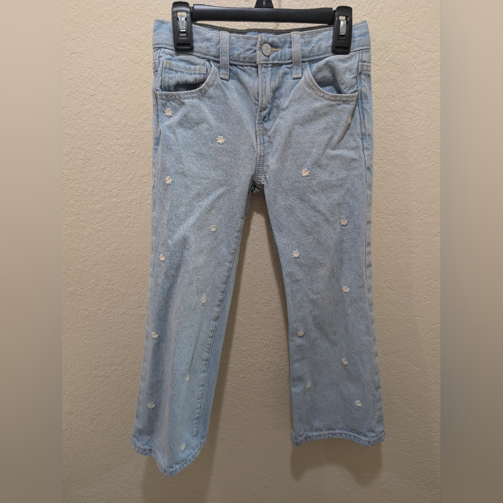 Old Navy Baggy Wide Leg Light Wash Jeans W/ White Embroidered Flowers. Size 7